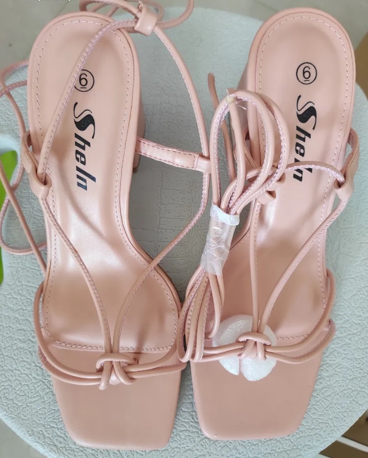 حذاء جذاب من she in