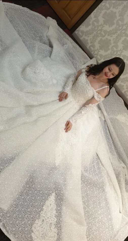 فستان تفصيل راقي للايجار