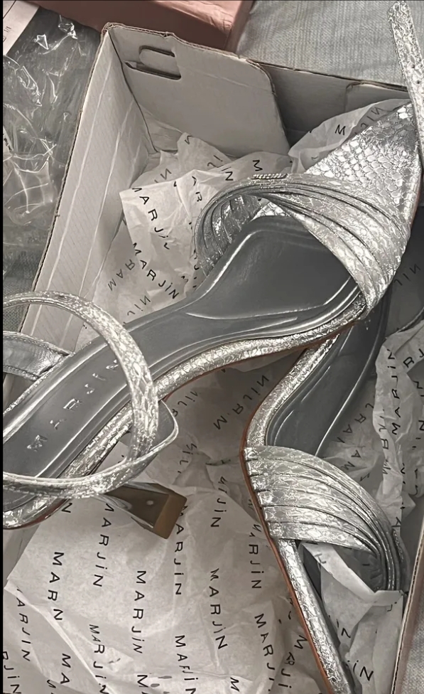 حذاء كعب مقاس 38