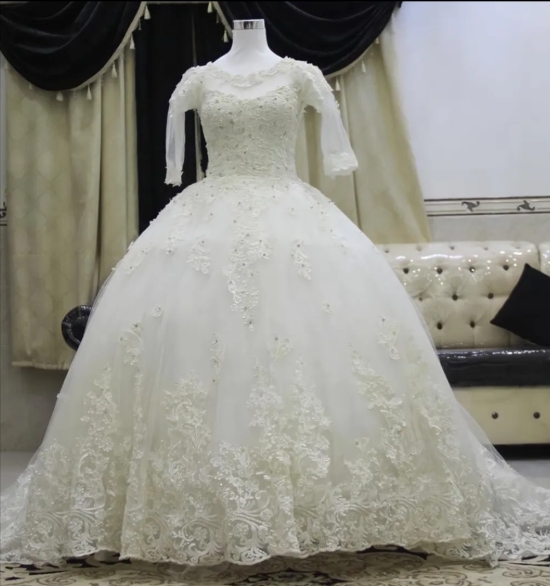 فستان خطب و أعراس للبيع