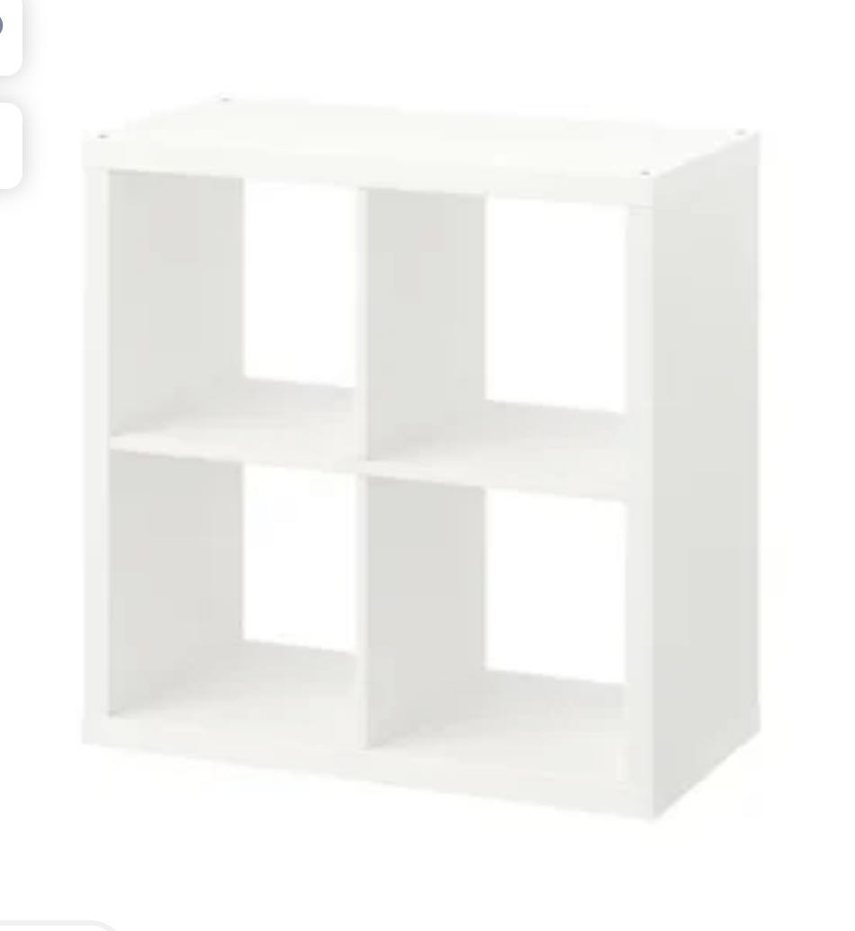 طاولة بيضاء