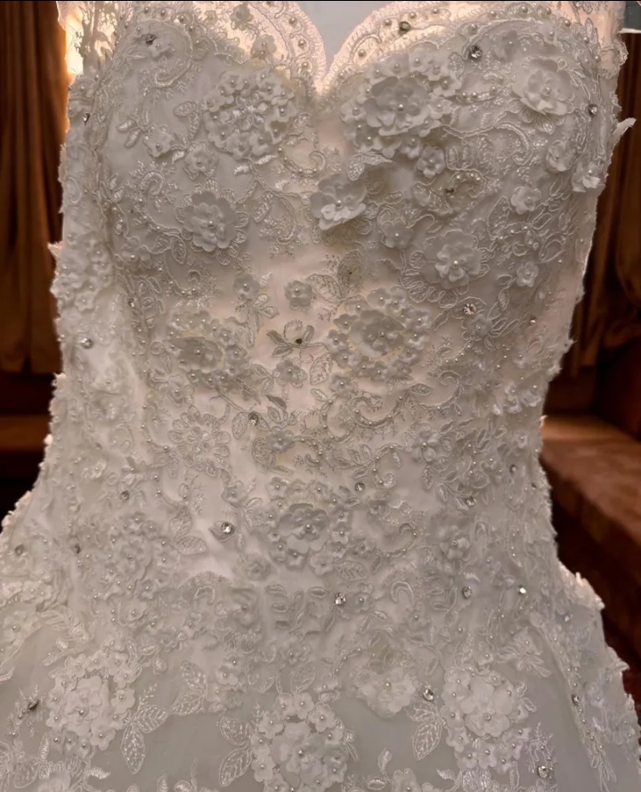 فستان أبيض صناعة تركيه