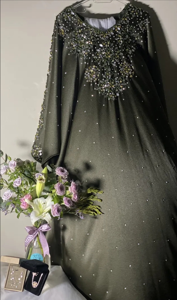 فساتين للبيع