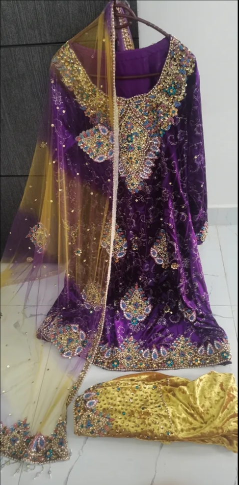 ملابس تقليديه للبيع