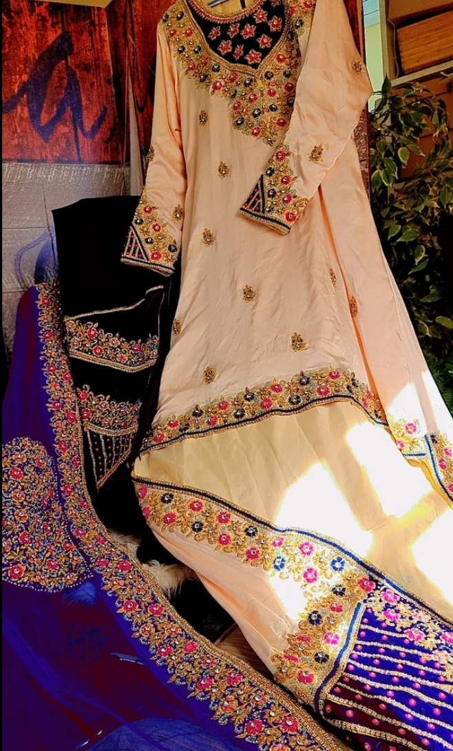 زي عماني شبه جديد ملبوس