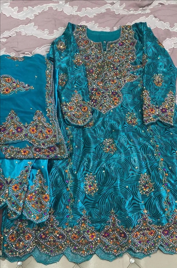 فستان ما ملبوس إلا مرتين