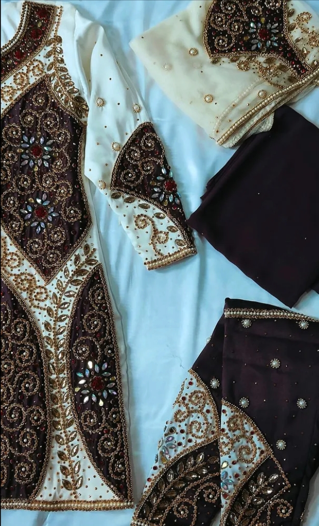 لبسة نسائية عُمانية