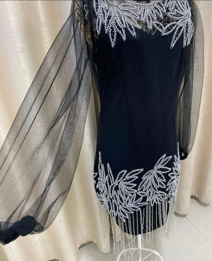 فستان قصير اسود