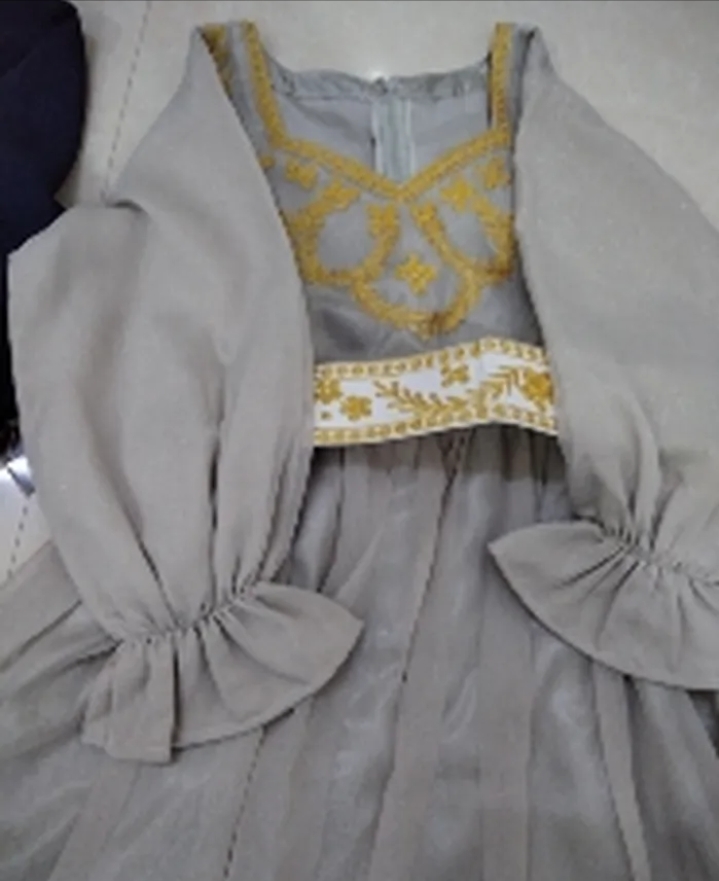 فستان للبيع