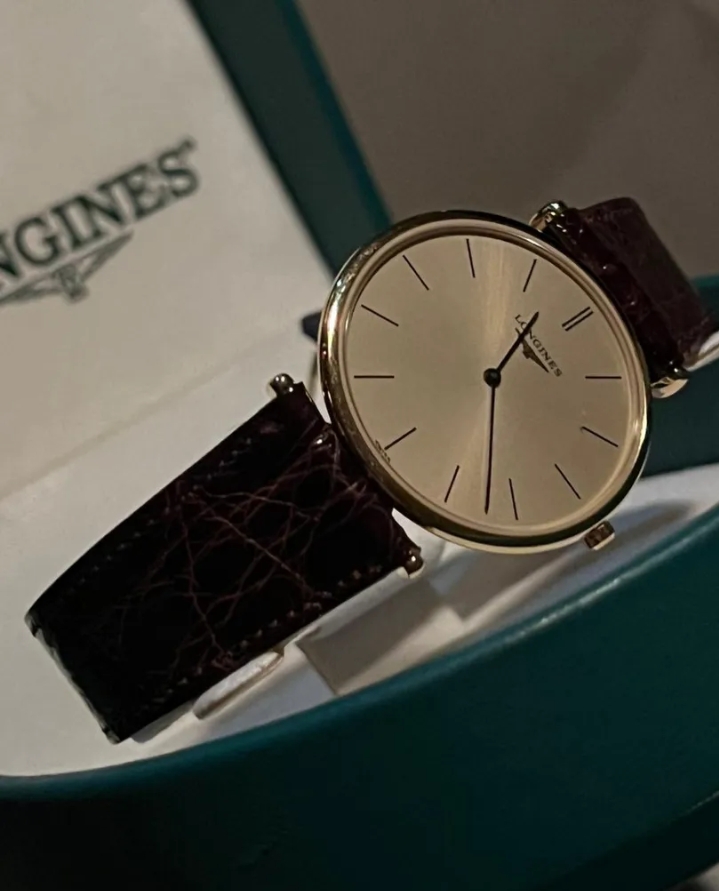 ساعة كلاسيكية