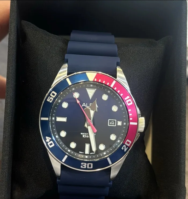 ساعة البا جديده لم تستخدم