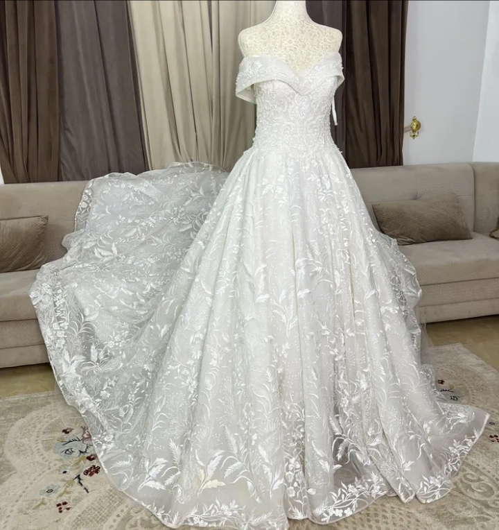 فستان زفاف للاجار او البيع