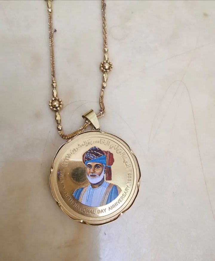 قلادة تذكارية ذهب عيار 22