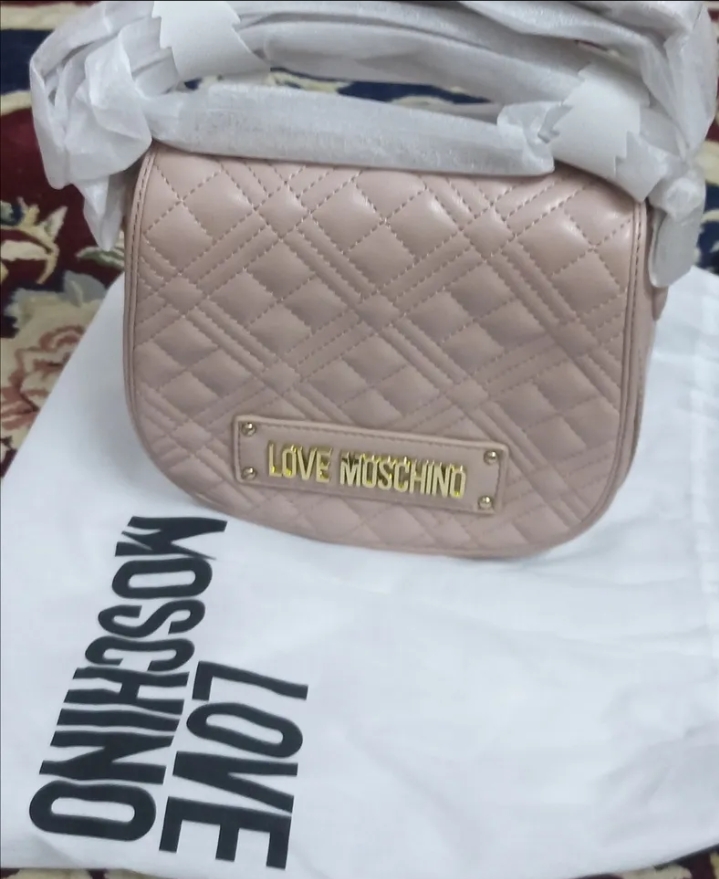 شنطة يد لوف موسكينو جديدة