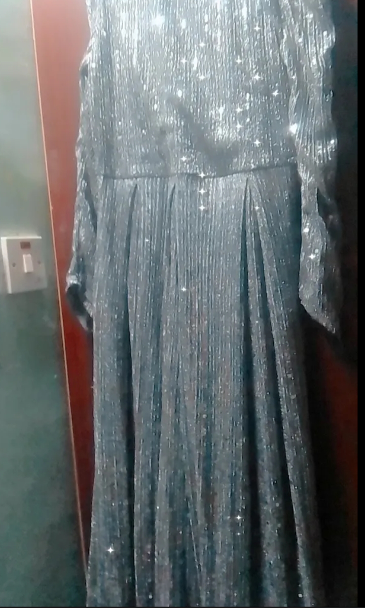 فستان للبيع