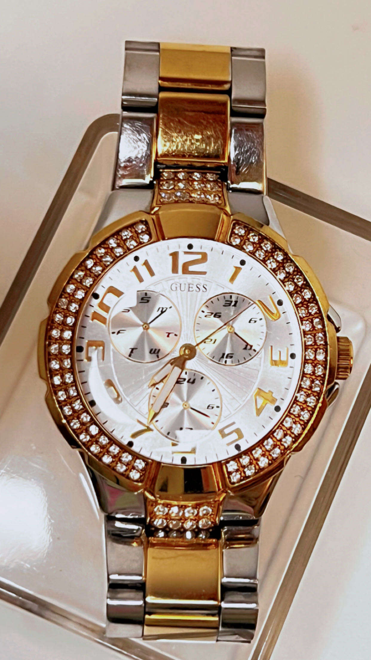 ساعة Guess الاصلية