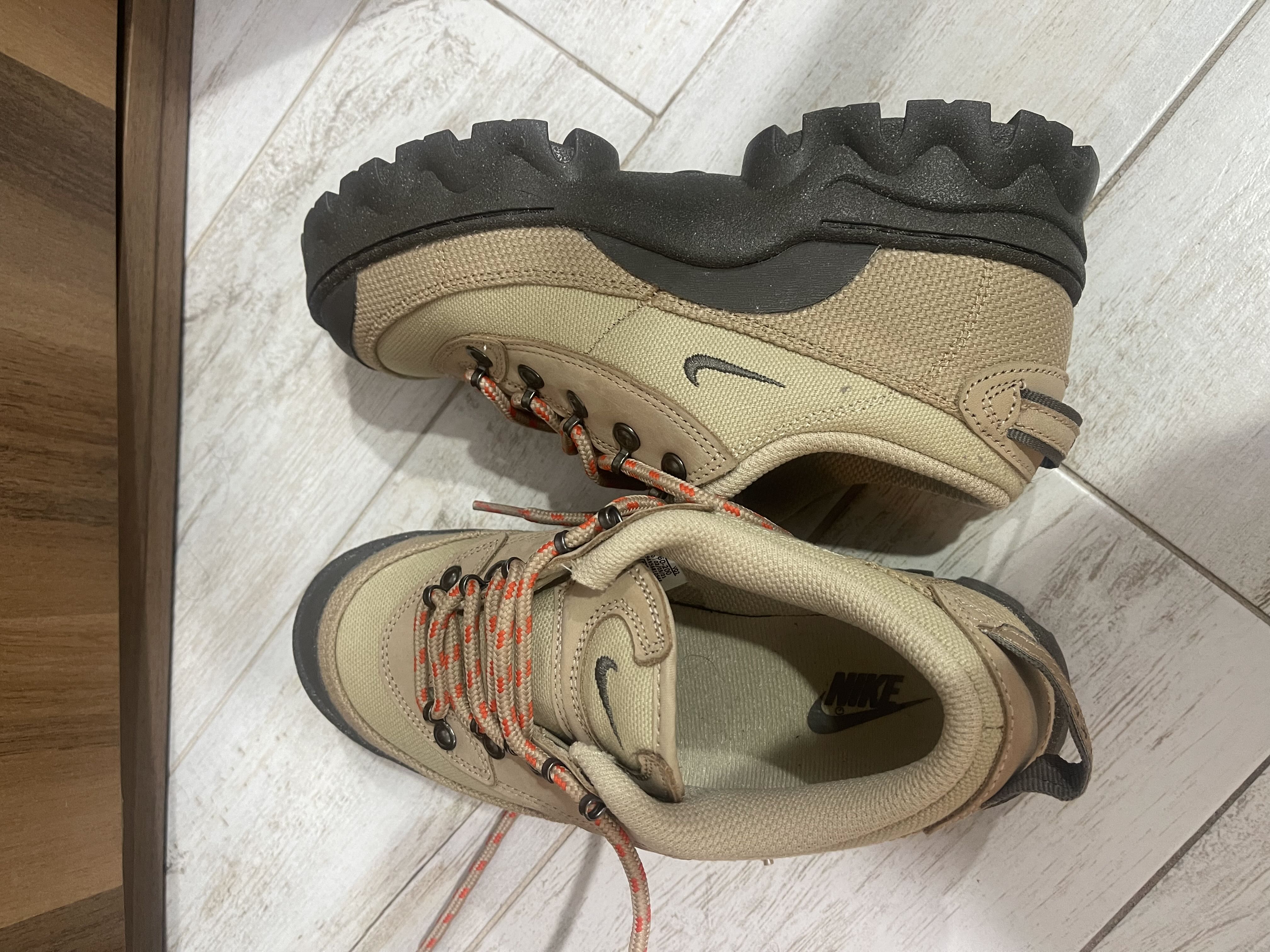 جزمة نايك جديده مقاس38