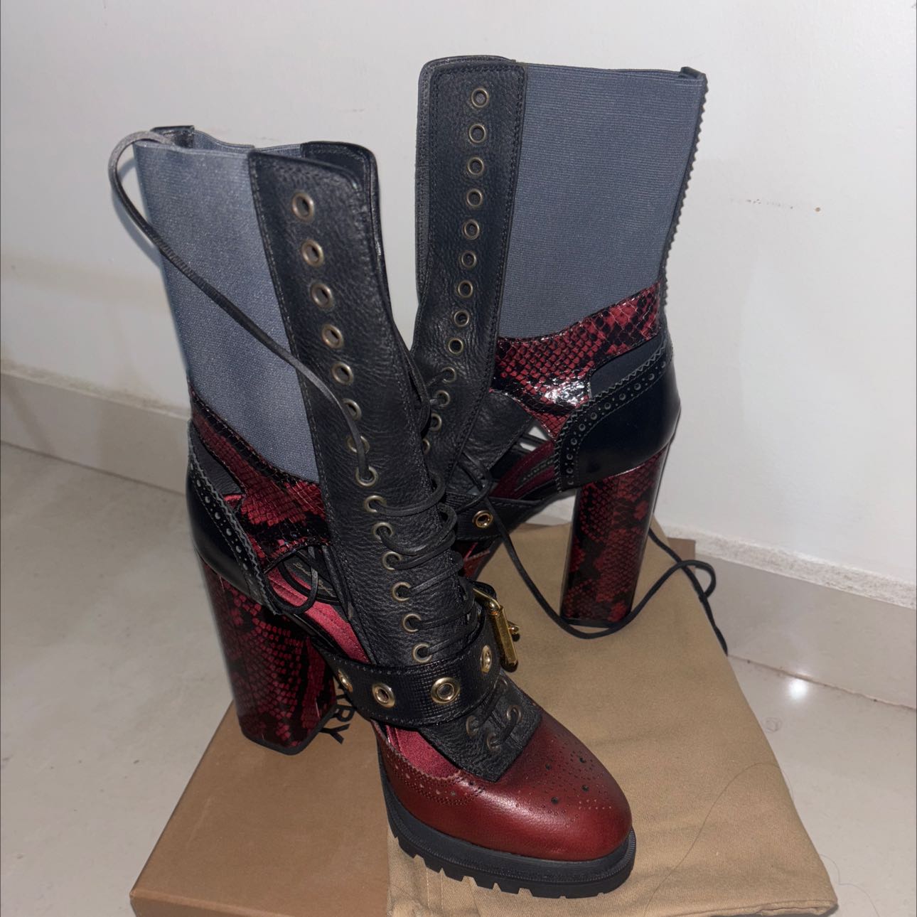 للبيع عاجل بوت بربري اصلي