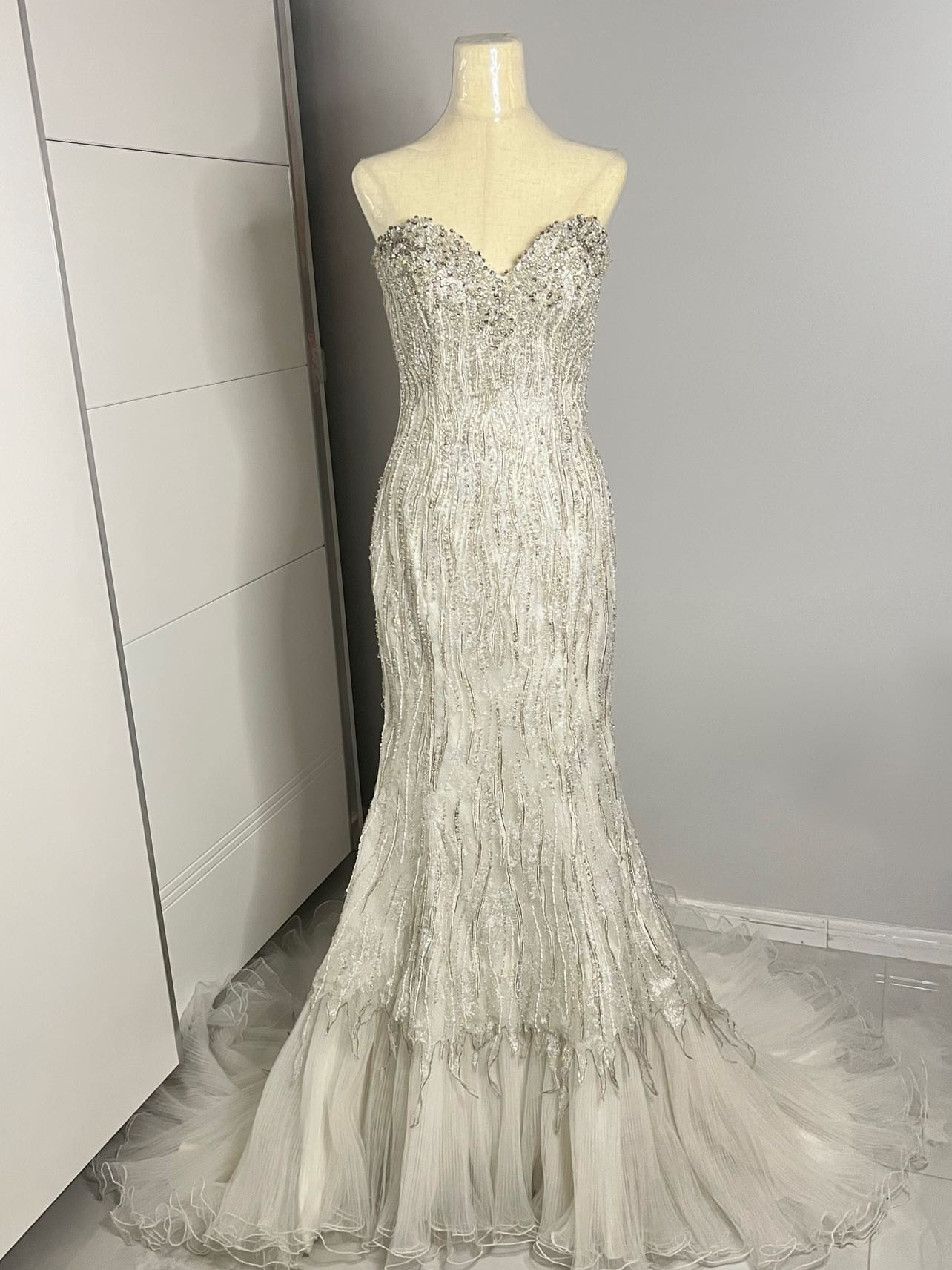 فستان لبسه وحده