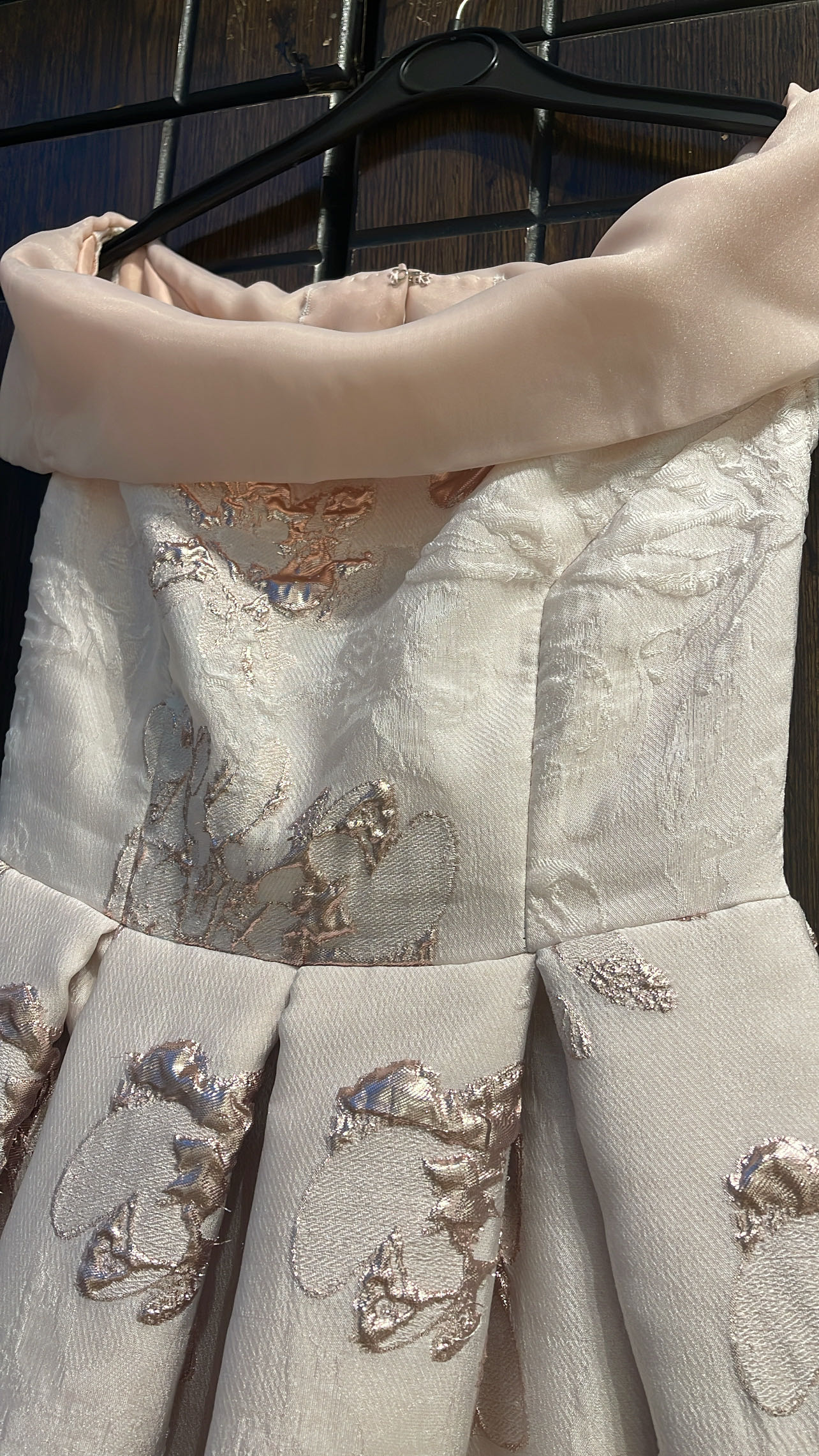 فستان سهره جازار لحمي