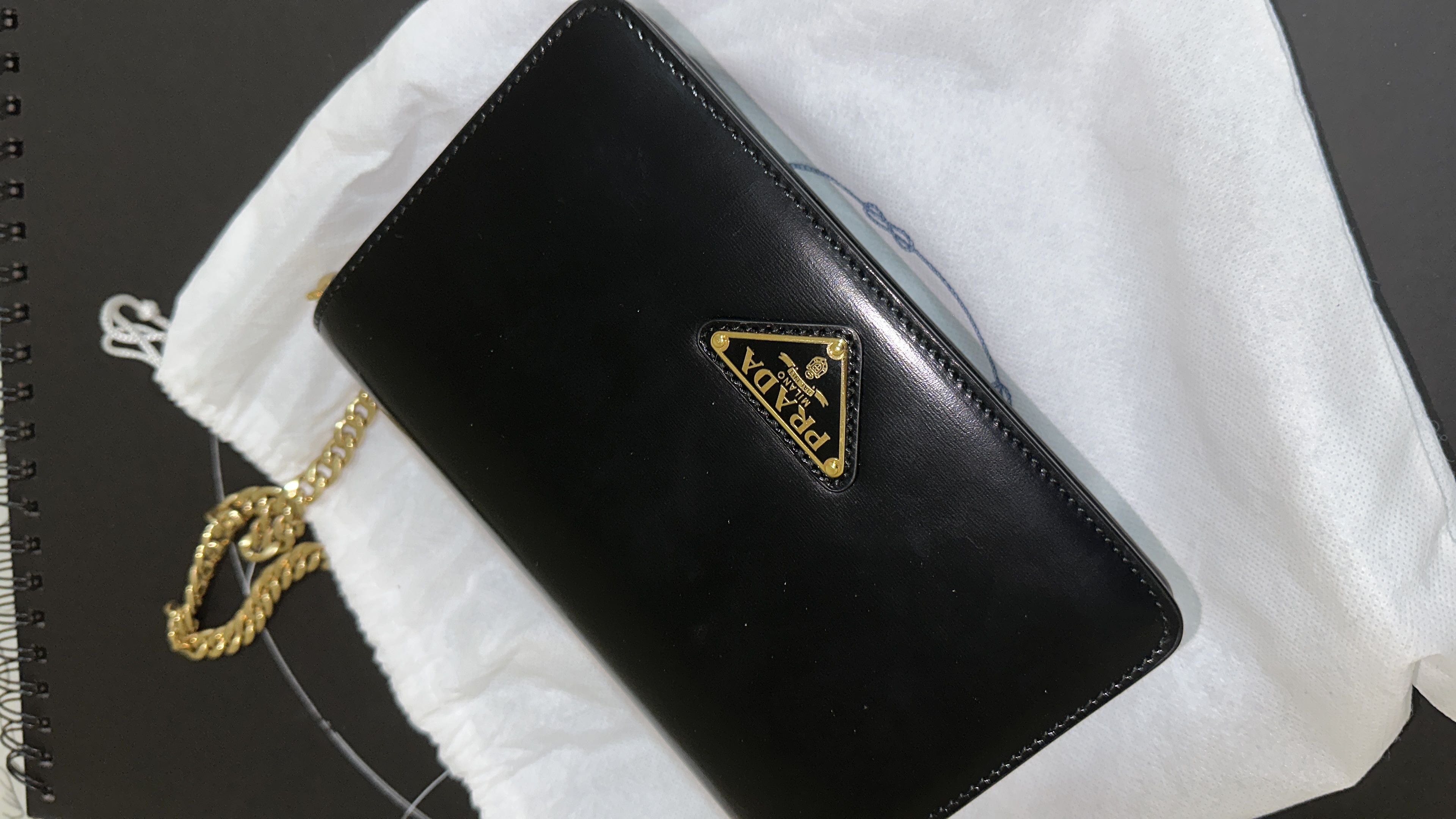 شنطة برادا جديدة