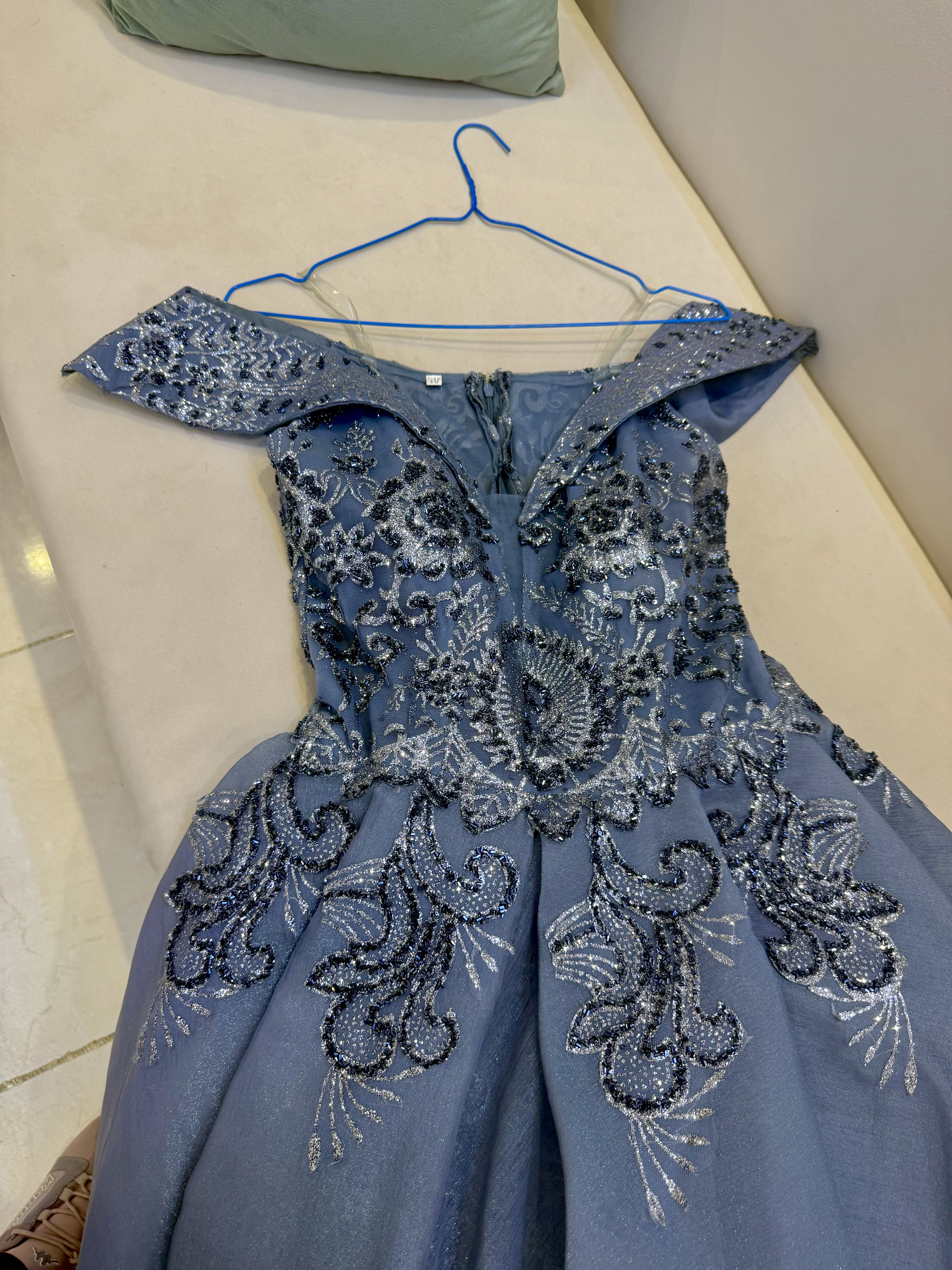 فستان للبيع سعر الشراء 1200