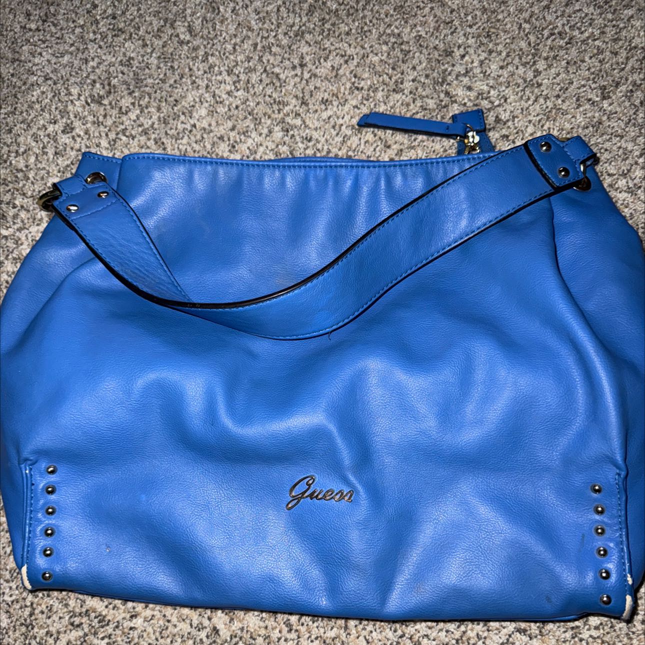 قس ازرق كبيرة