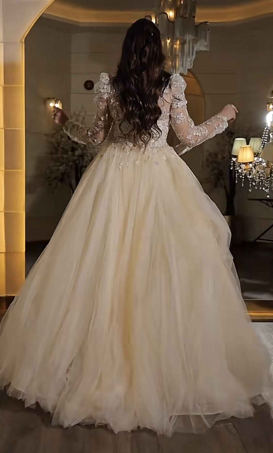 فستان سهره يناسب اخت العروس