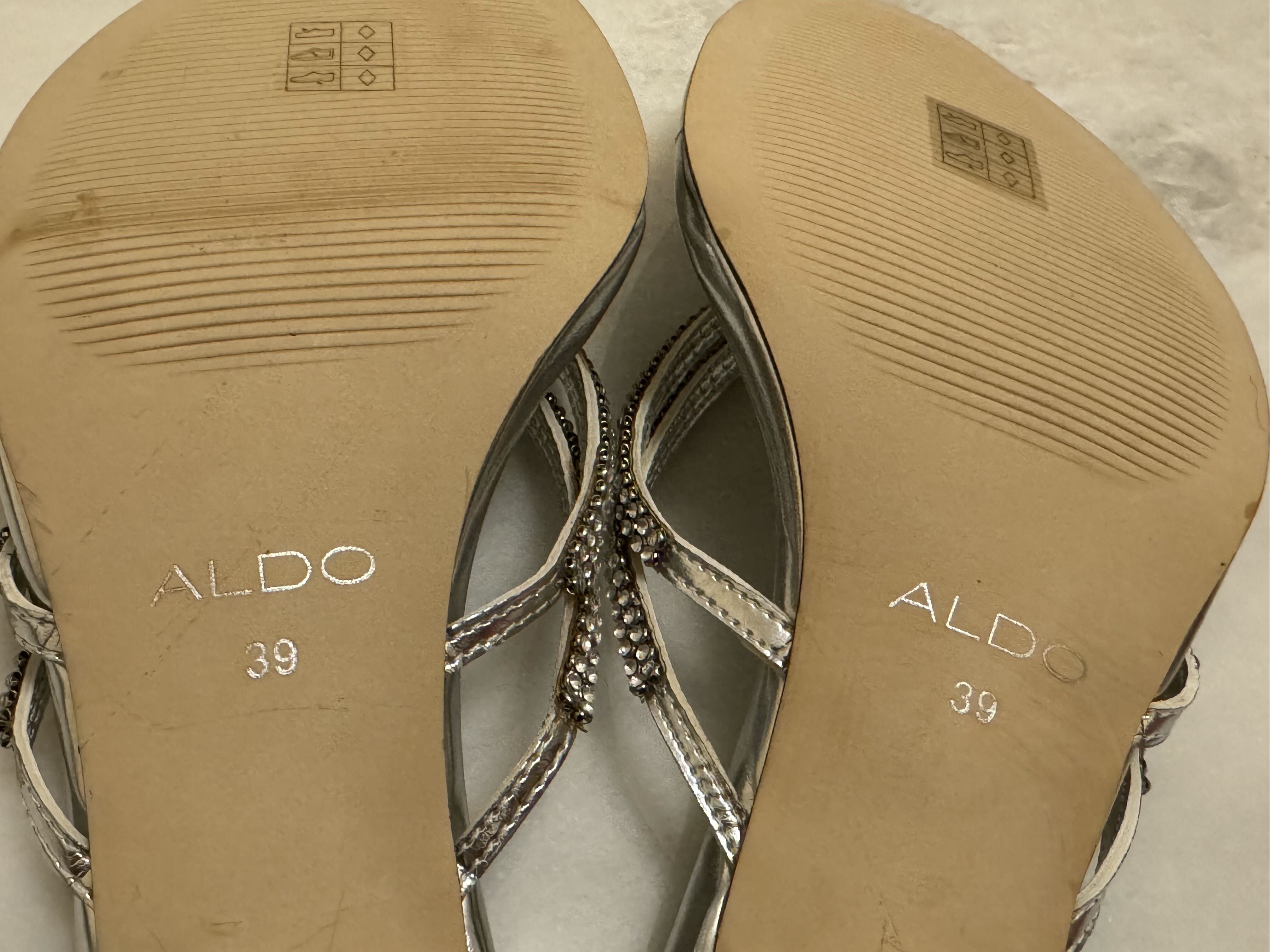 حذاء فاخر ماركة الدو