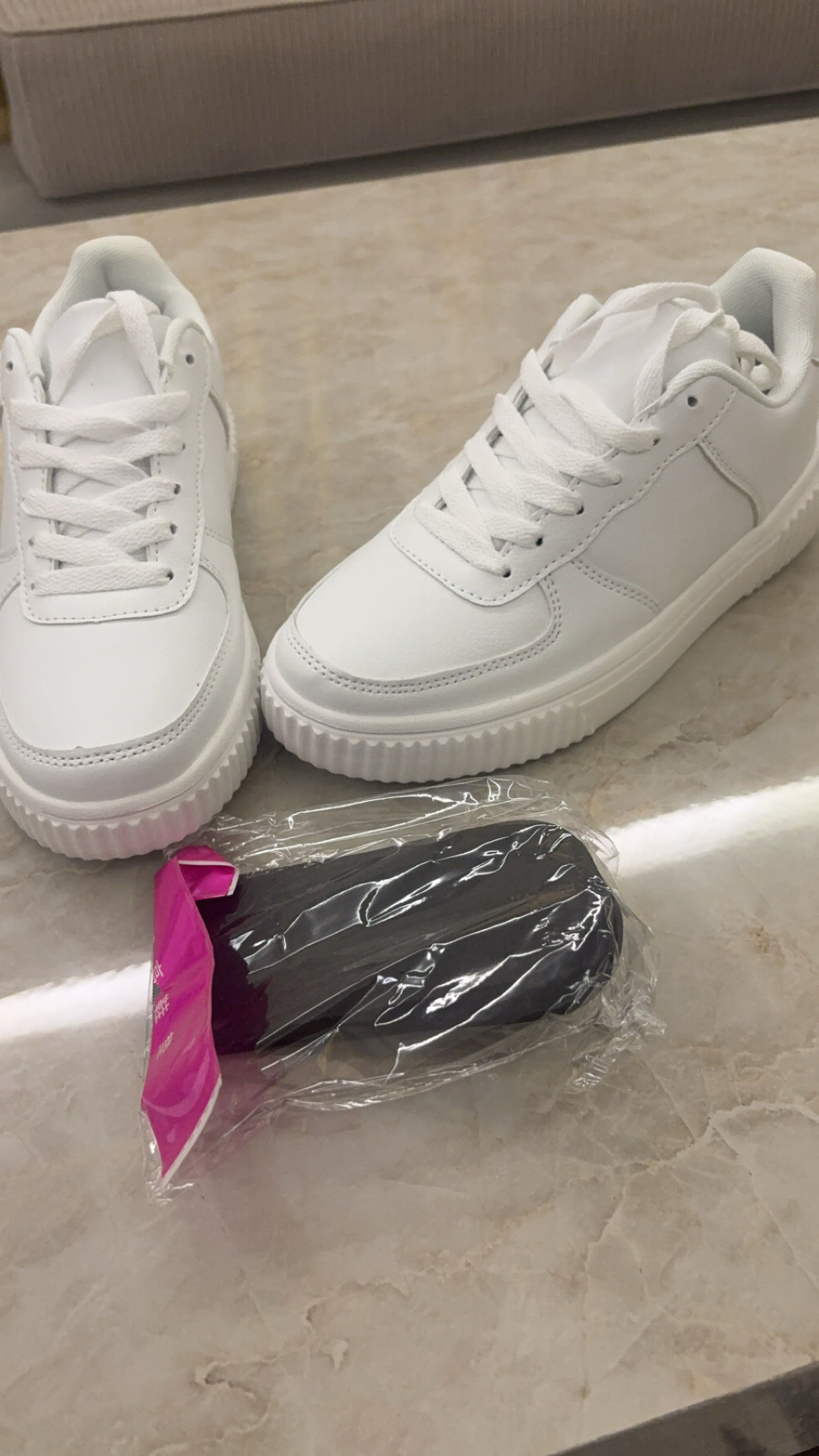 حذاء رياضي مع حق الطول