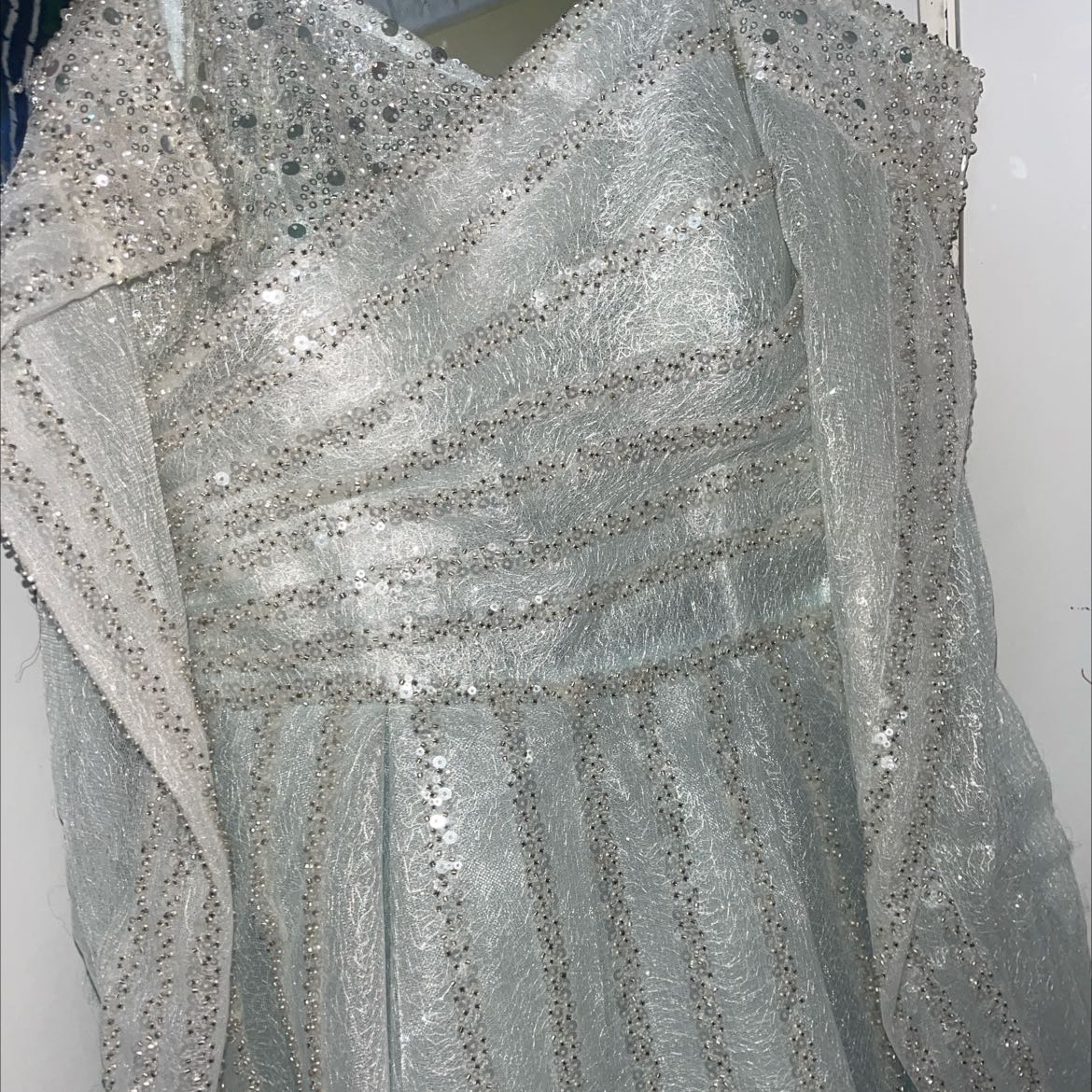 فستان للبيع