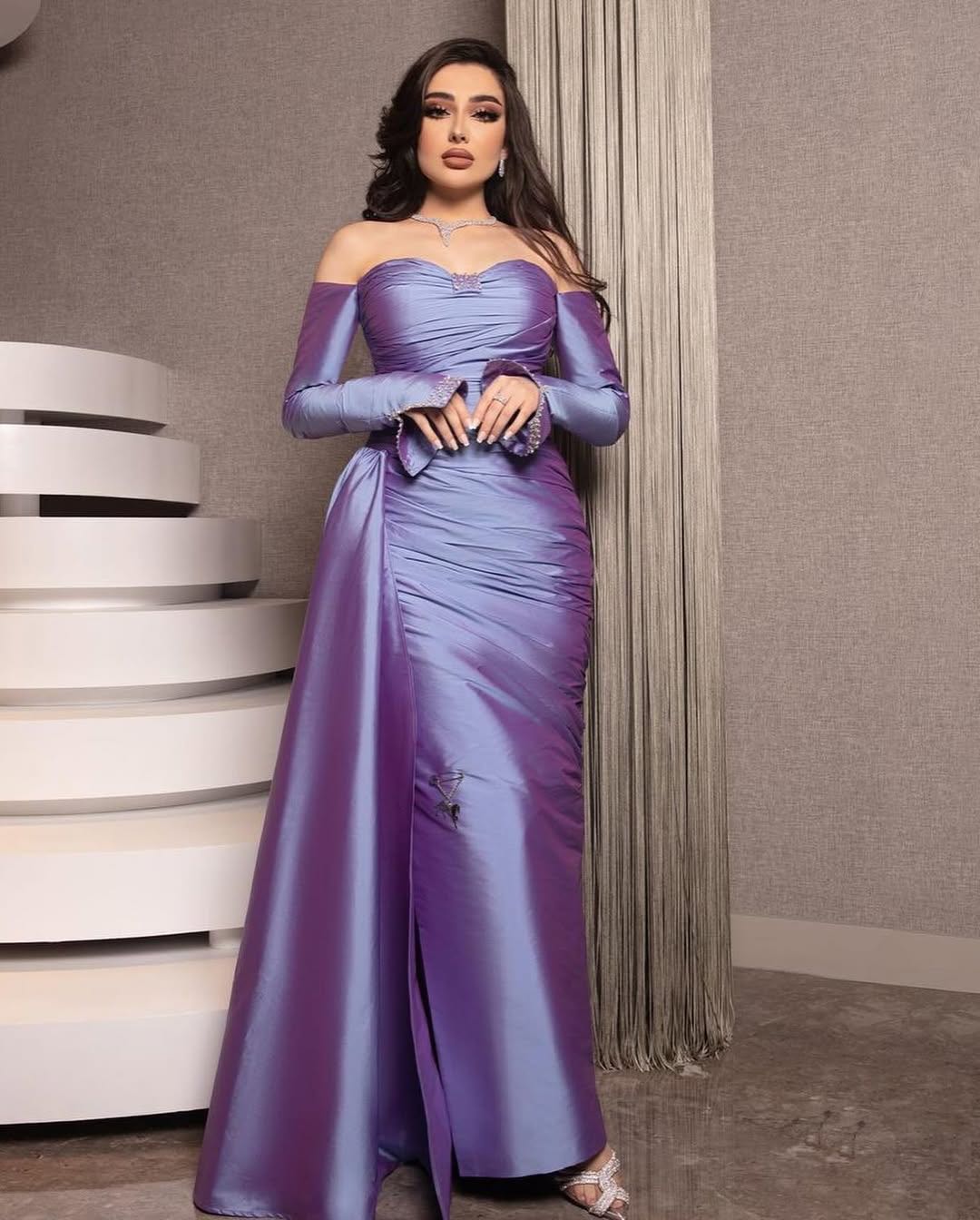 فستان للبيع