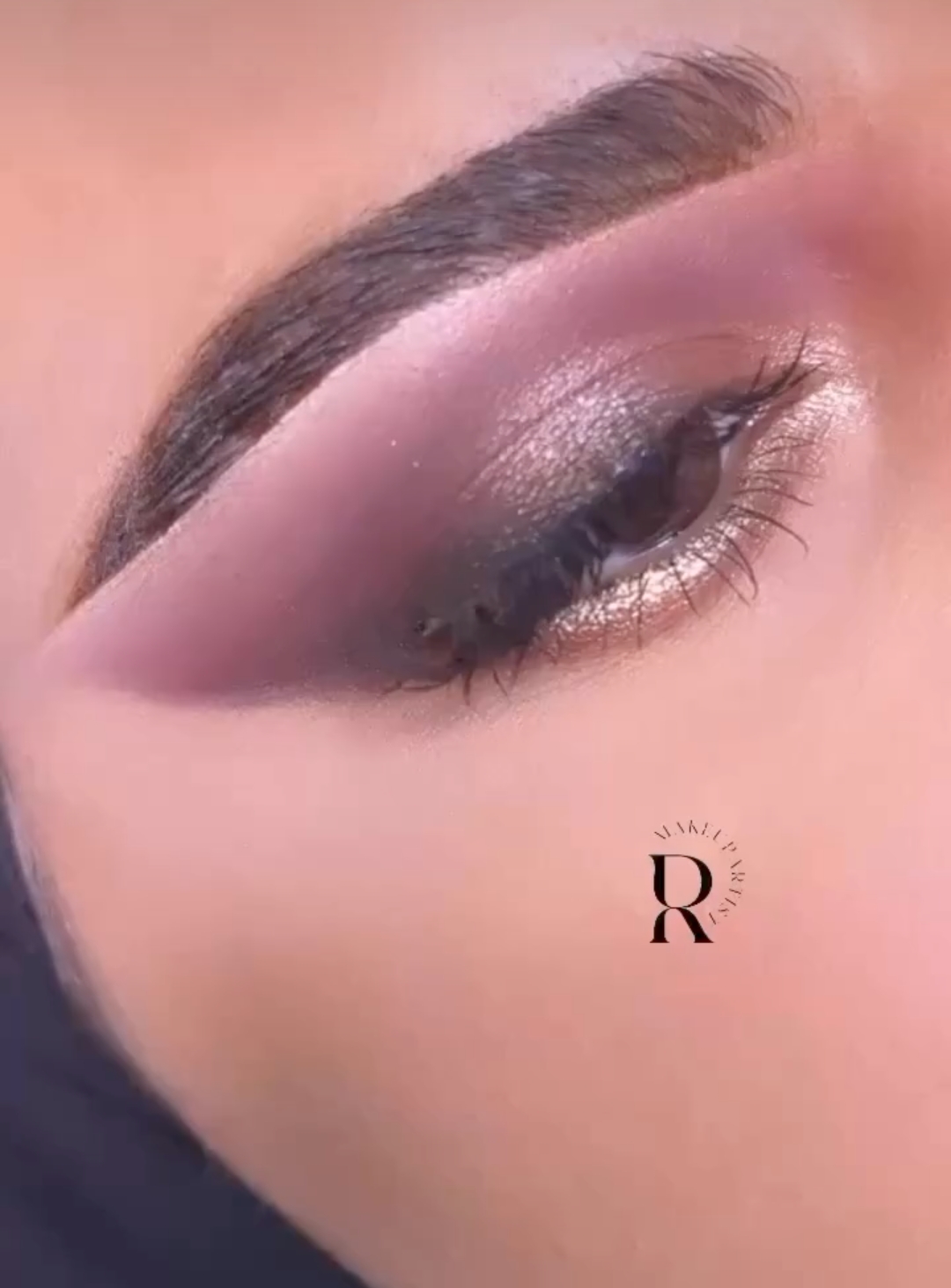 "كوني نسخة أرقى من نفسك."💄