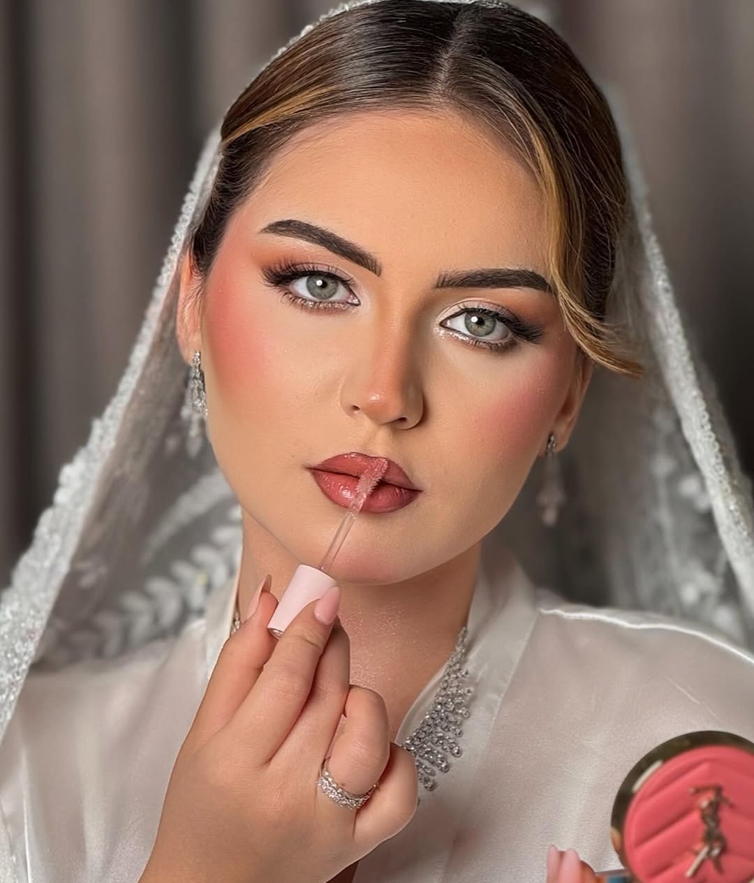 نبرز الملامح بأسلوب جذاب 🌹