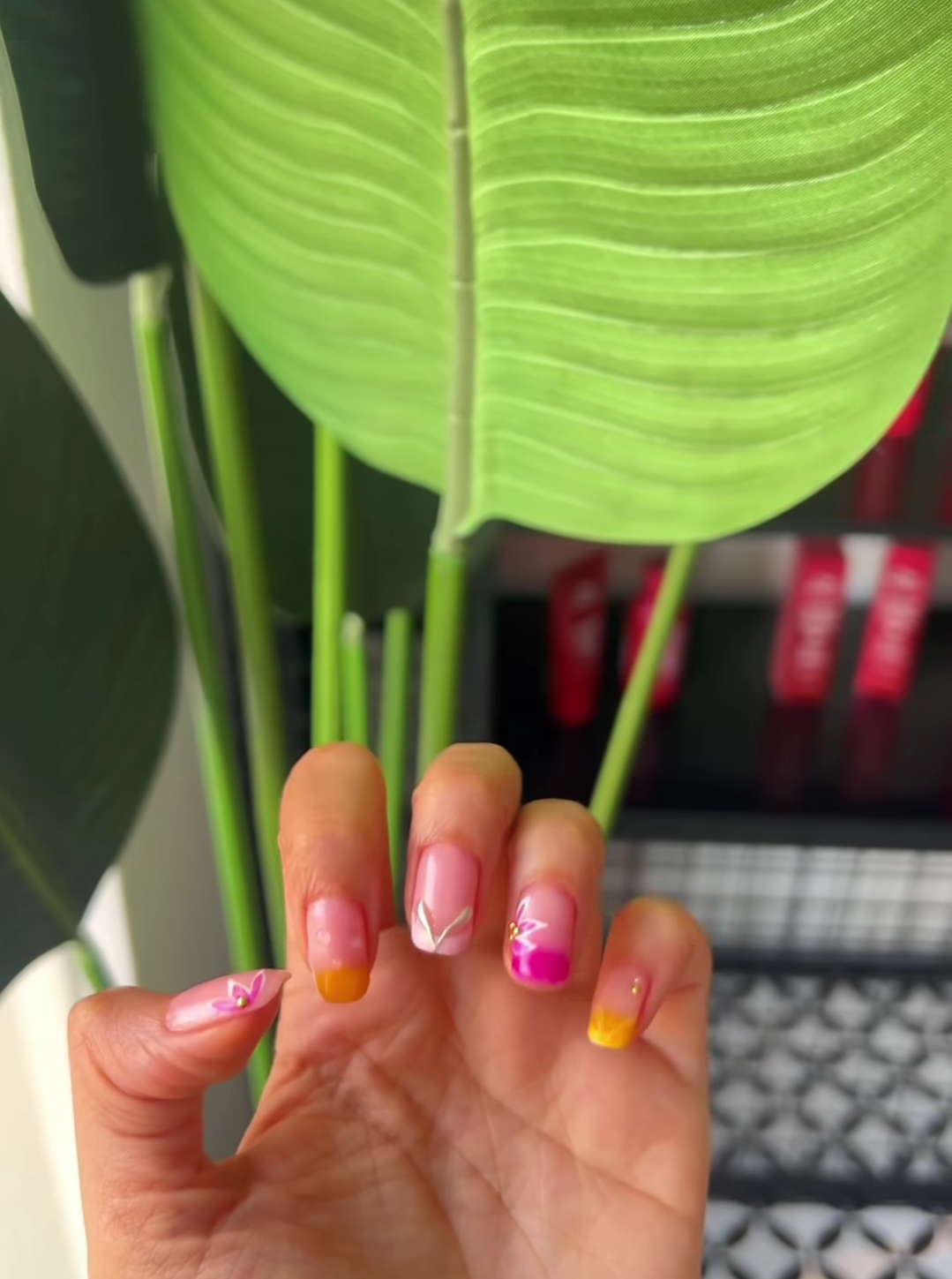 "أظافر مرتبة وجميلة عندك 💅"