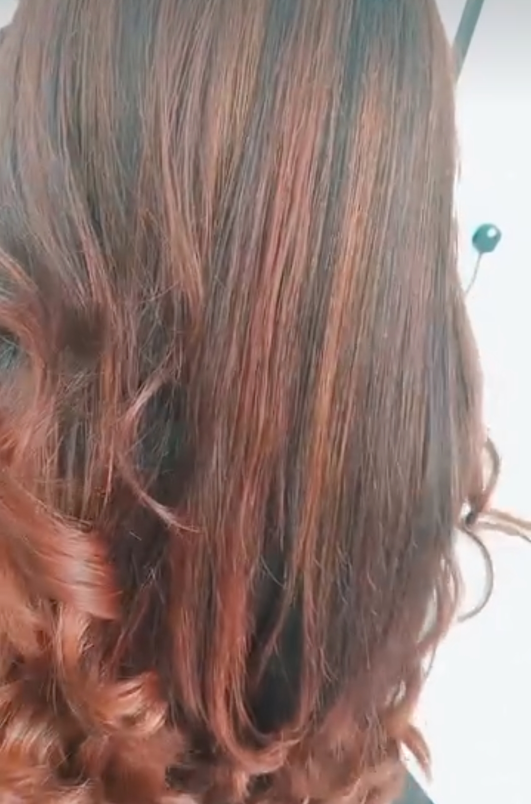 "شعرك صحي بدون تقصف 🌿"