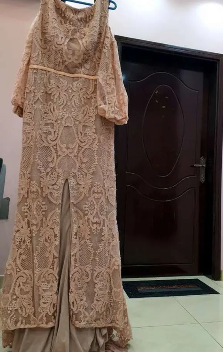 فستان حفلات جديد للبيع