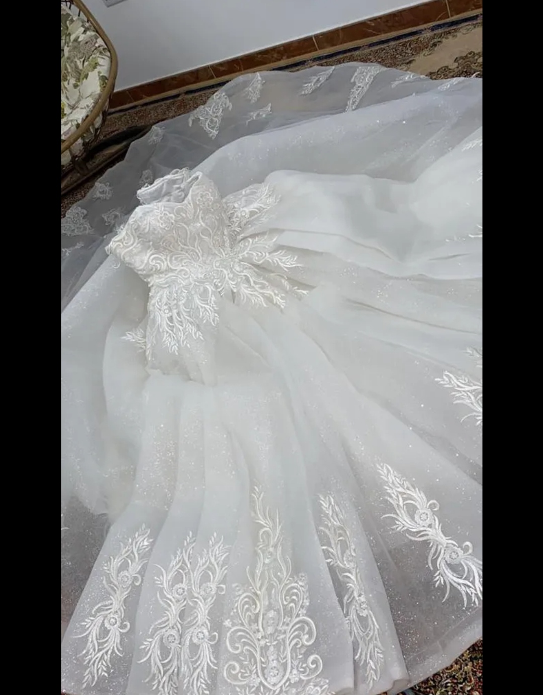 فستان اعراس للبيع بسعر مغري