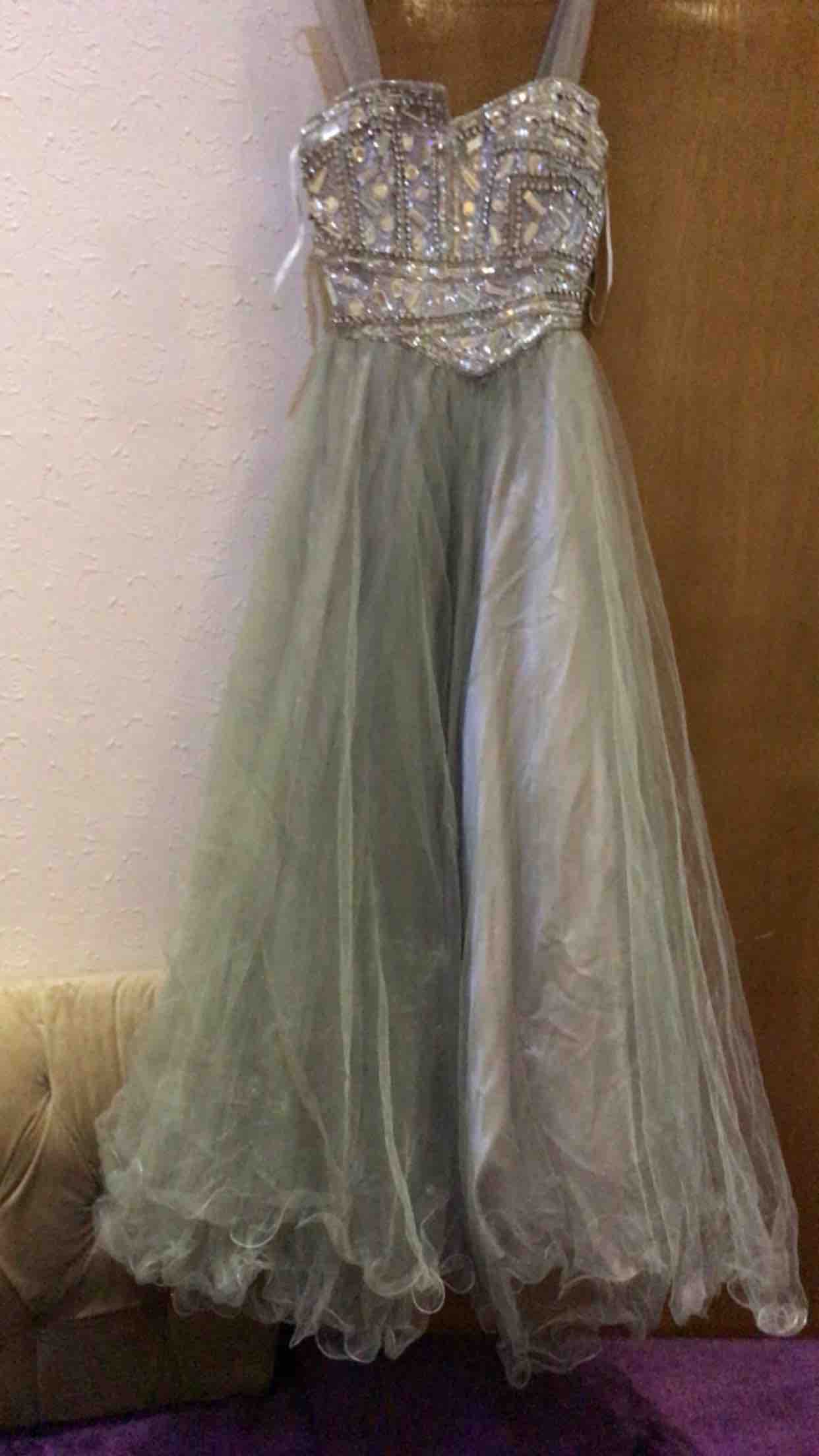 فستان للمناسبات