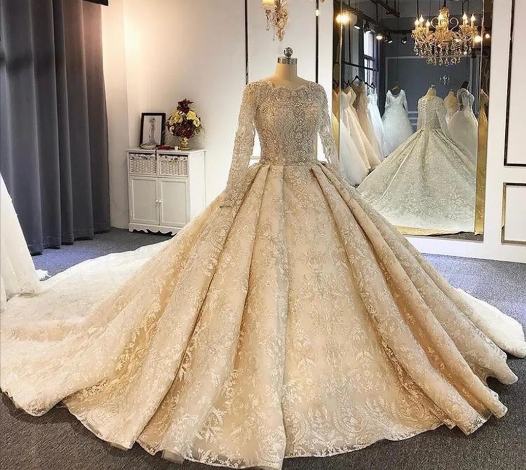 للبيع فستان عروس ناعم جدًا