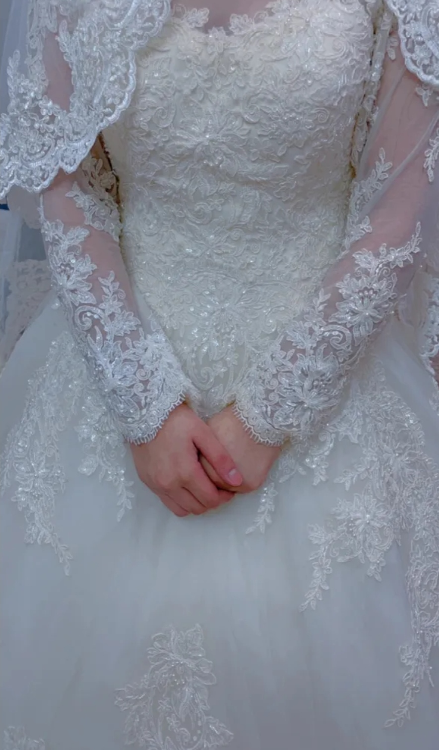 فستان عرس مع طرحه واكسسوار