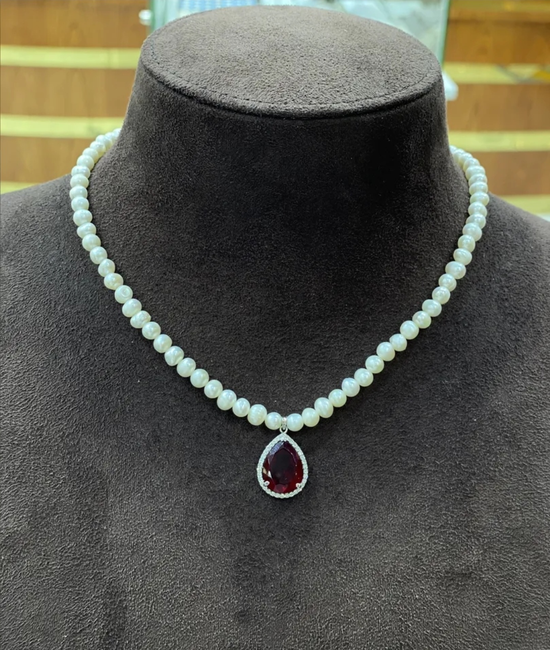 عقد لؤلؤ ذهب والماس للبيع