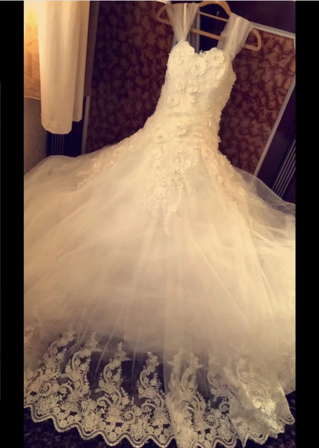 فستان زفاف بكامل ملحقاته
