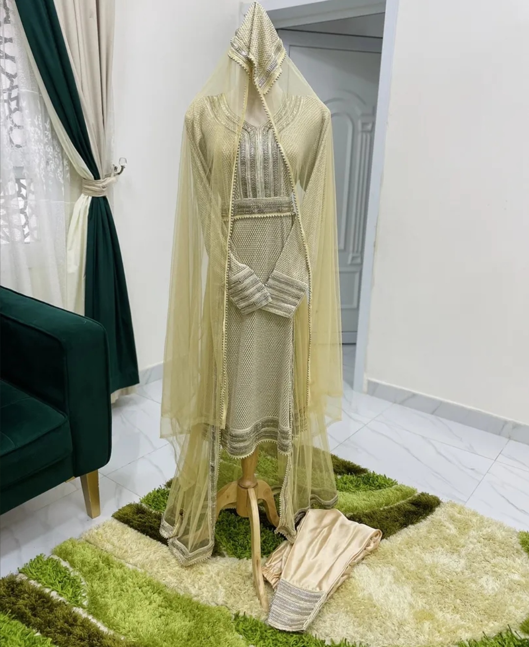 عماني مطور للبيع