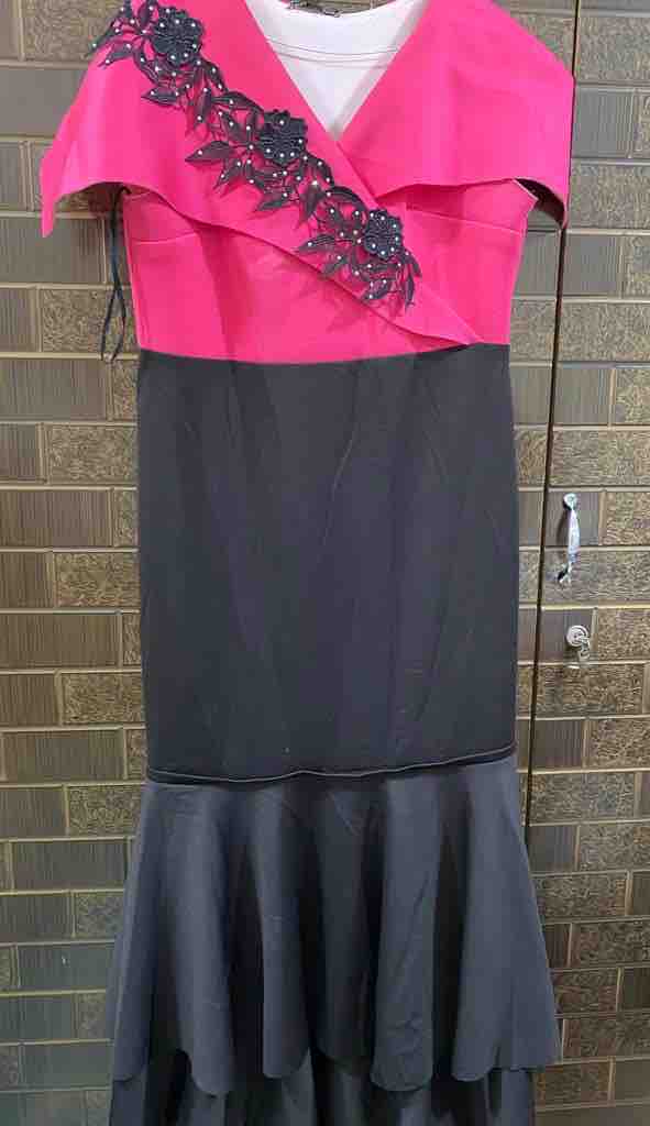 فساتين سترتش