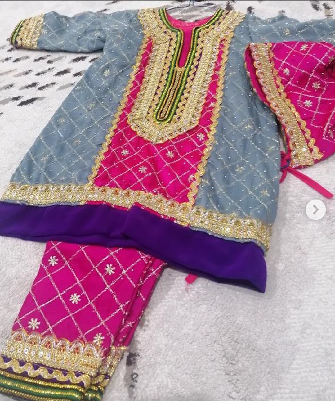 لبس عماني للبيع ?