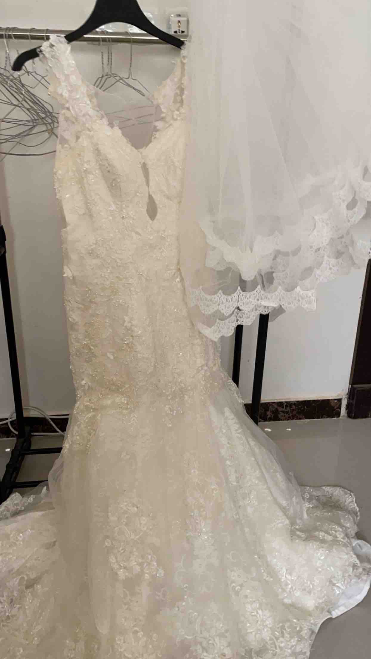 فستان زفاف  فرنسي