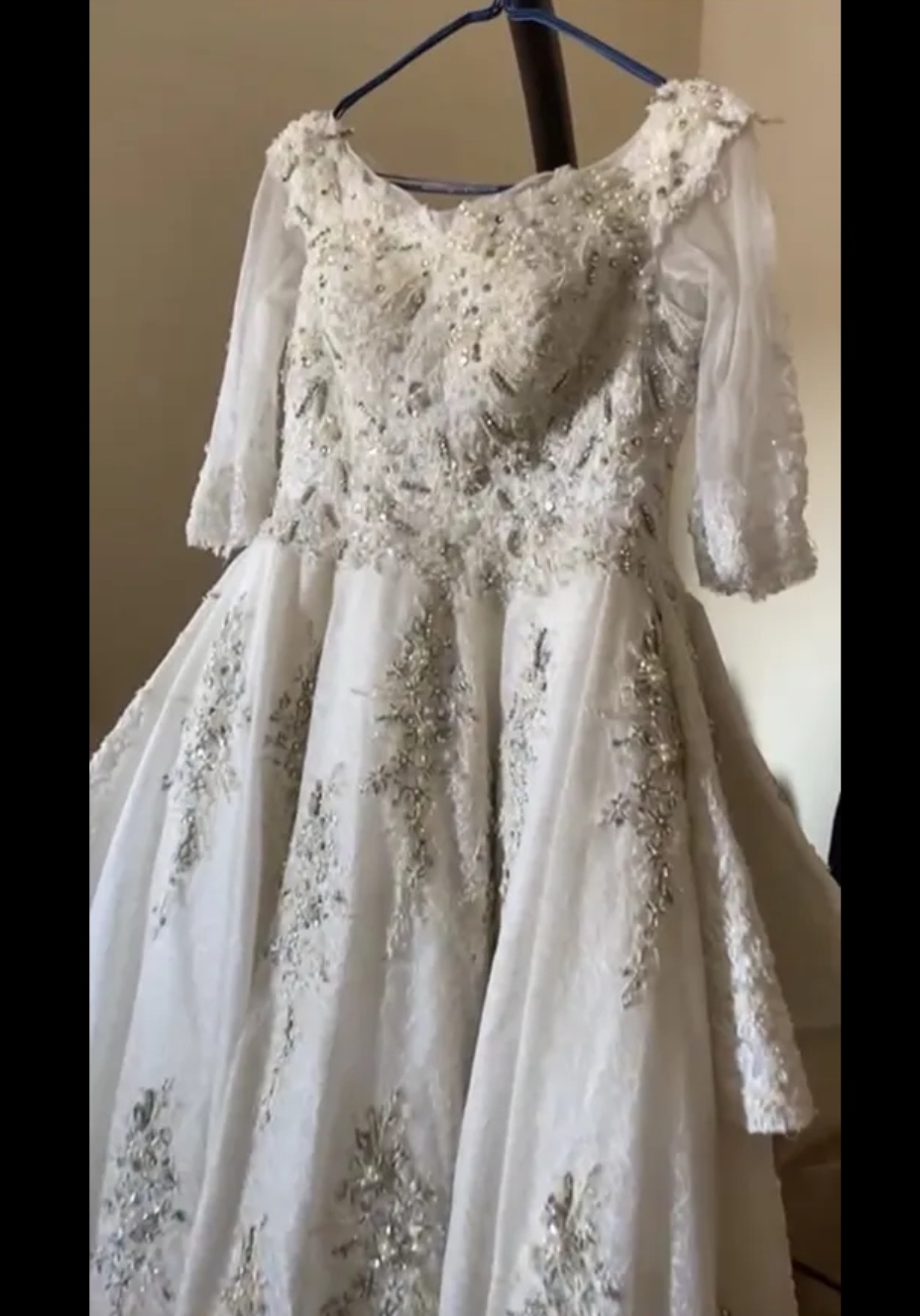 فستان اعراس جميل جداً