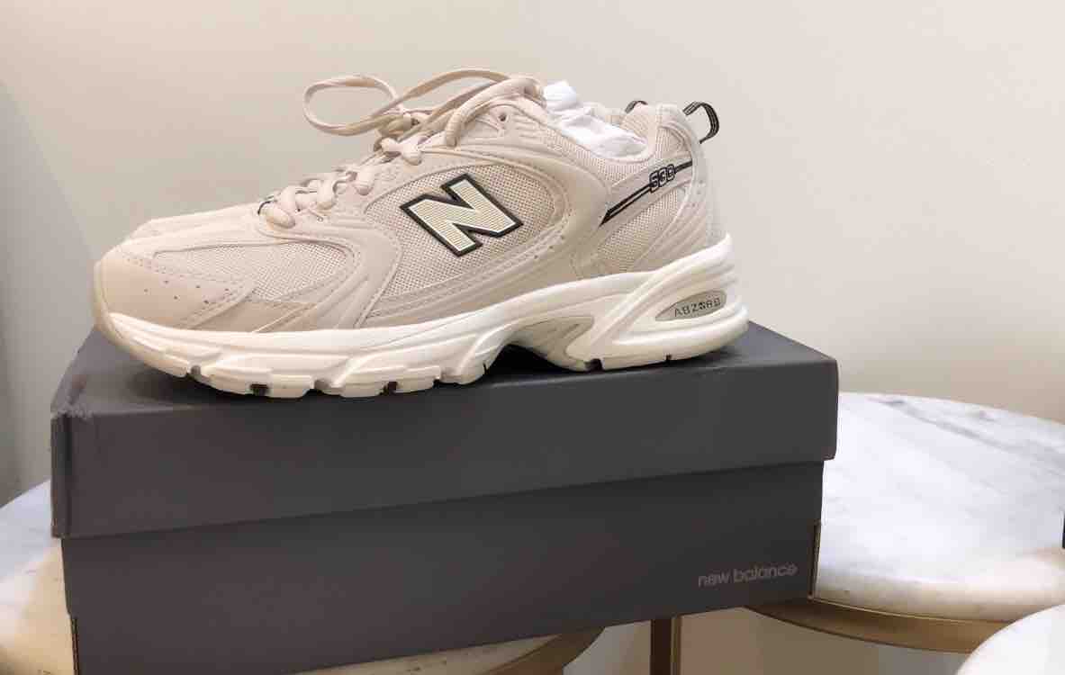 new balance جزمة جديده
