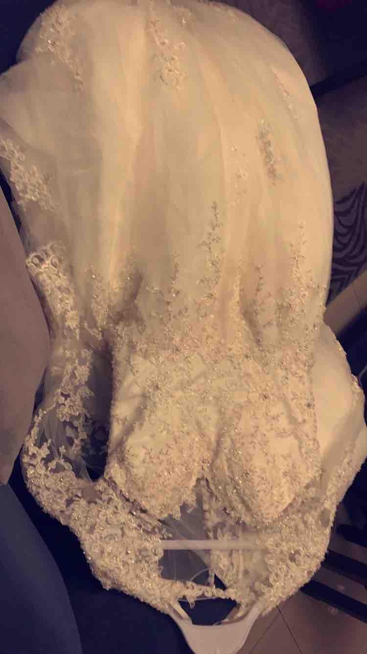 فستان زفاف فاخر